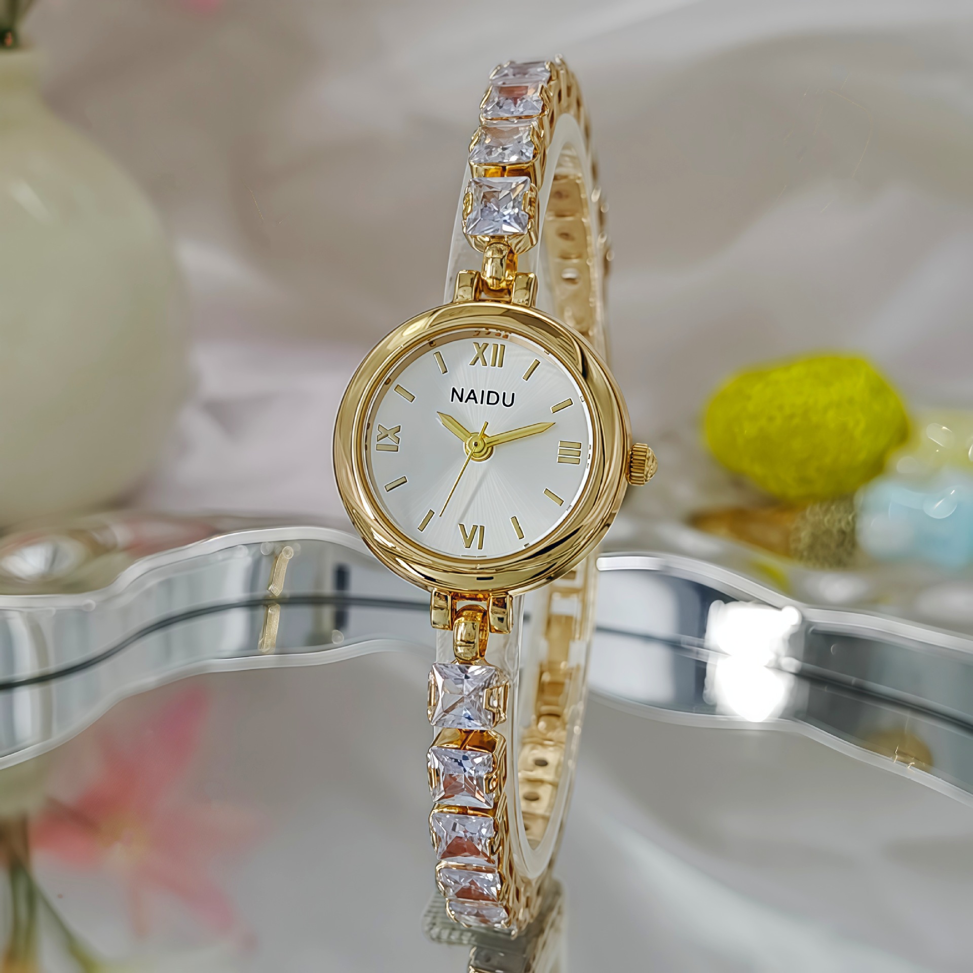 Luxury Watch Level - ساعة سوار مرصعة بالألماس على الموضة