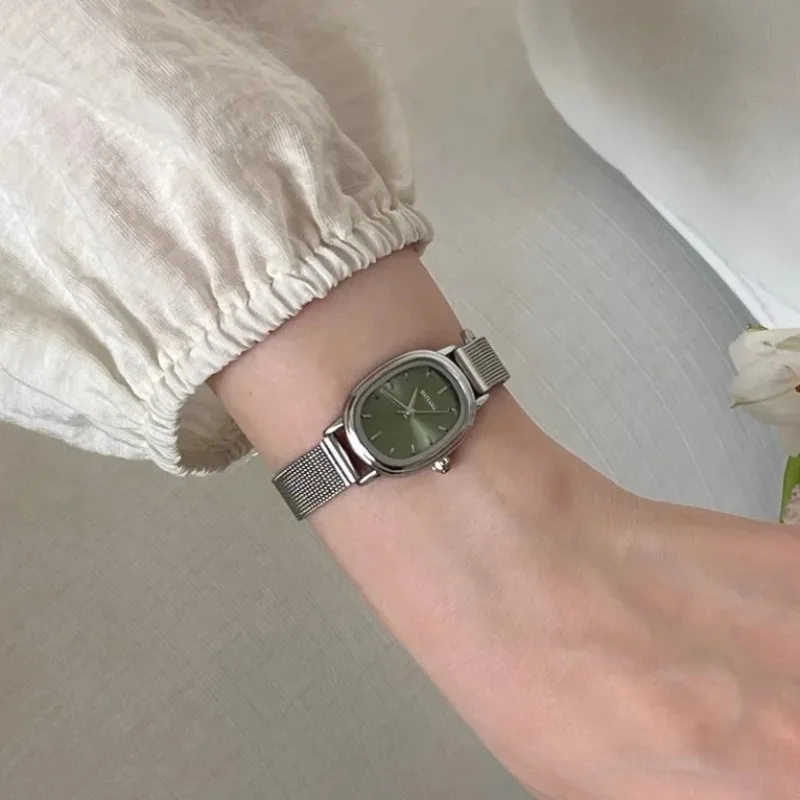 Luxury Watch Dial - صغيرة البيضاوي الهاتفي الأخضر ساعة بسيطة