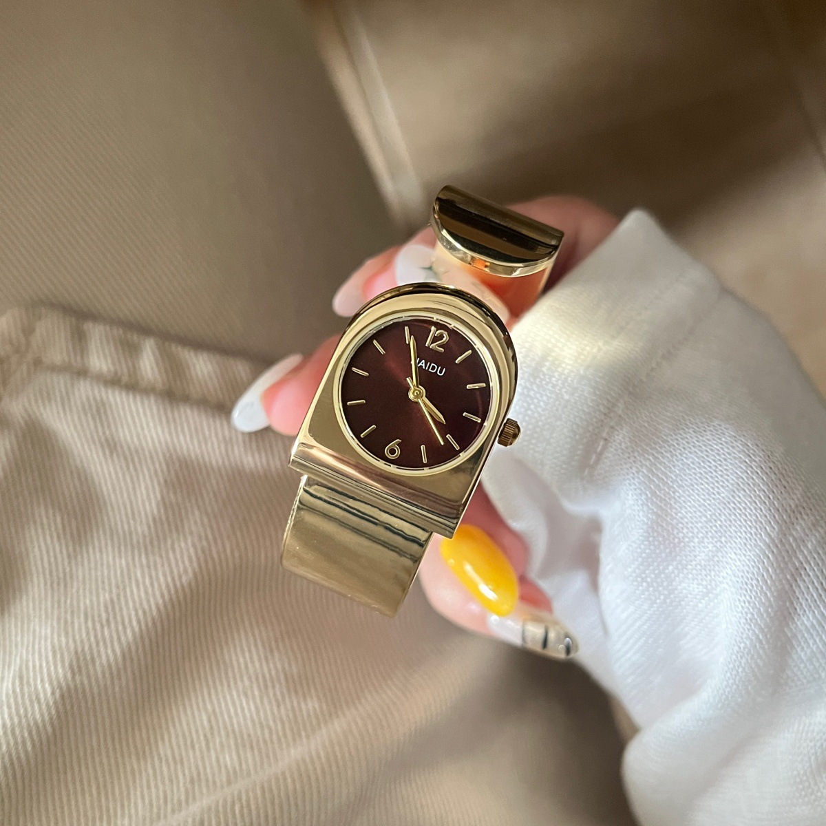 ساعة يد ذهبية جديدة 2026 للنسا - مراجعة Luxury Watch Level وسعره