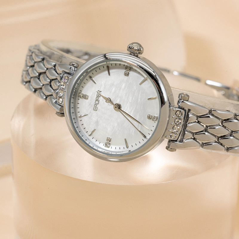 ساعة يد أنيقة وفاخرة ذات مظهر  - مراجعة Luxury Watch Level وسعره