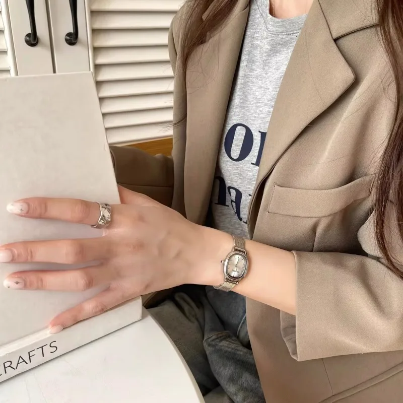 صغيرة البيضاوي الهاتفي الأخضر  - مراجعة Luxury Watch Dial وسعره
